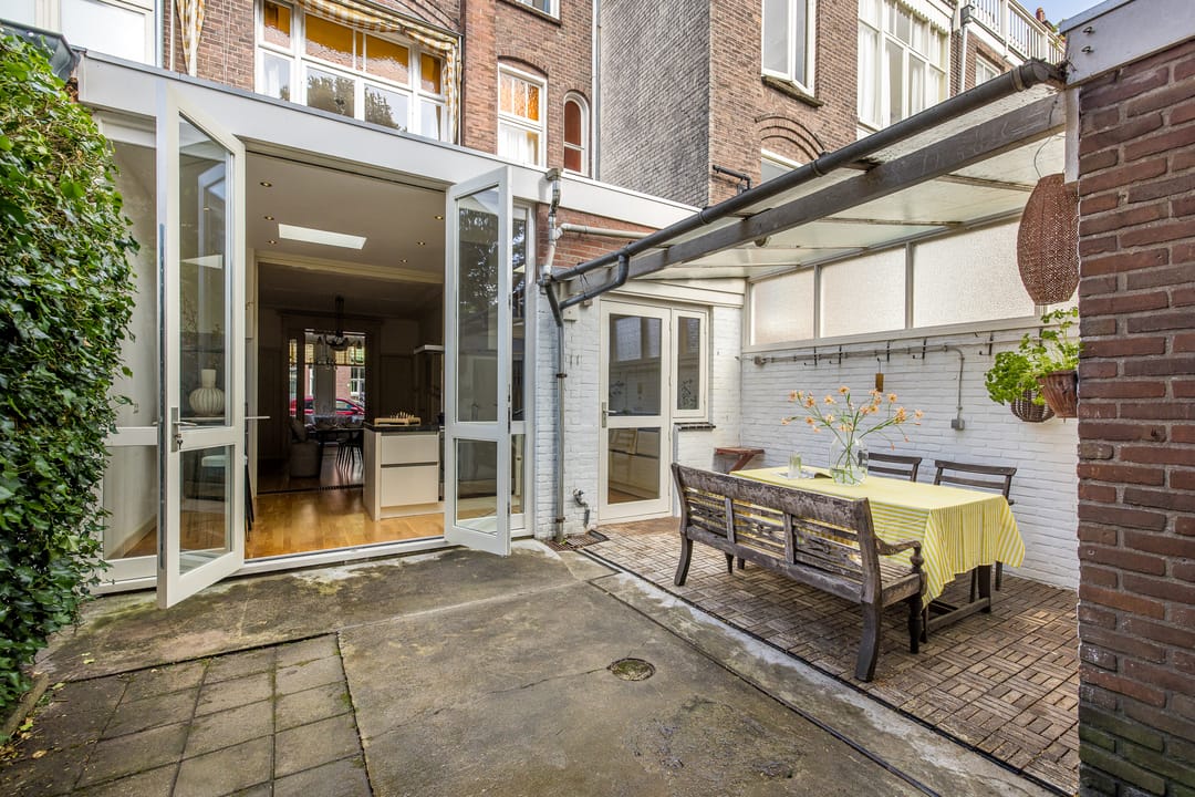Photo 32 of Obrechtstraat 13