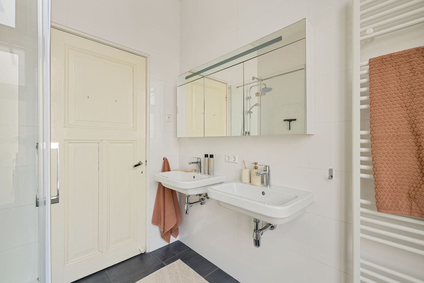 Photo 44 of Obrechtstraat 13