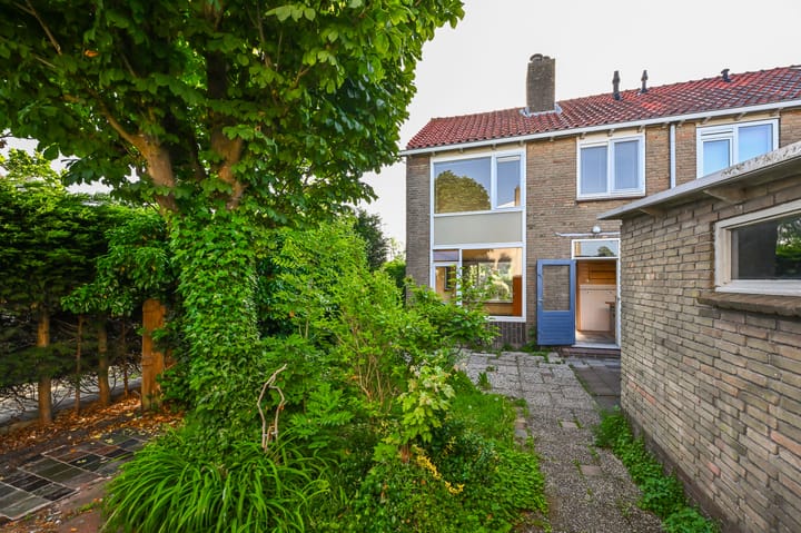 Hoekwoning te koop: Torenstraat 24, Westzaan