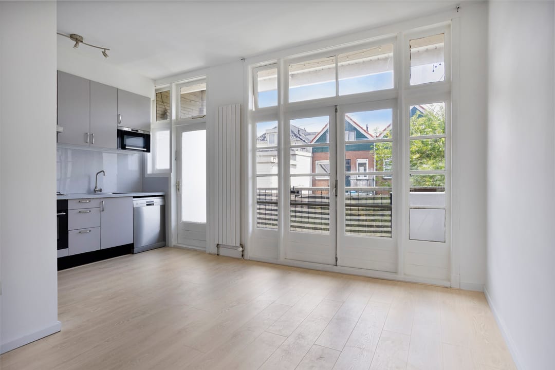 Photo 11 of Diepenbrockstraat 13