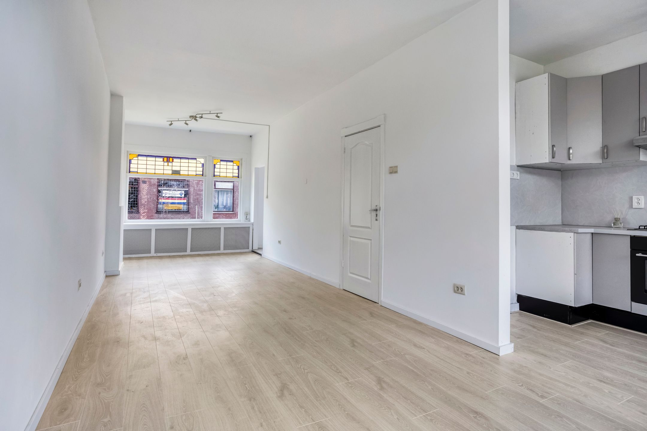 Photo 9 of Diepenbrockstraat 13