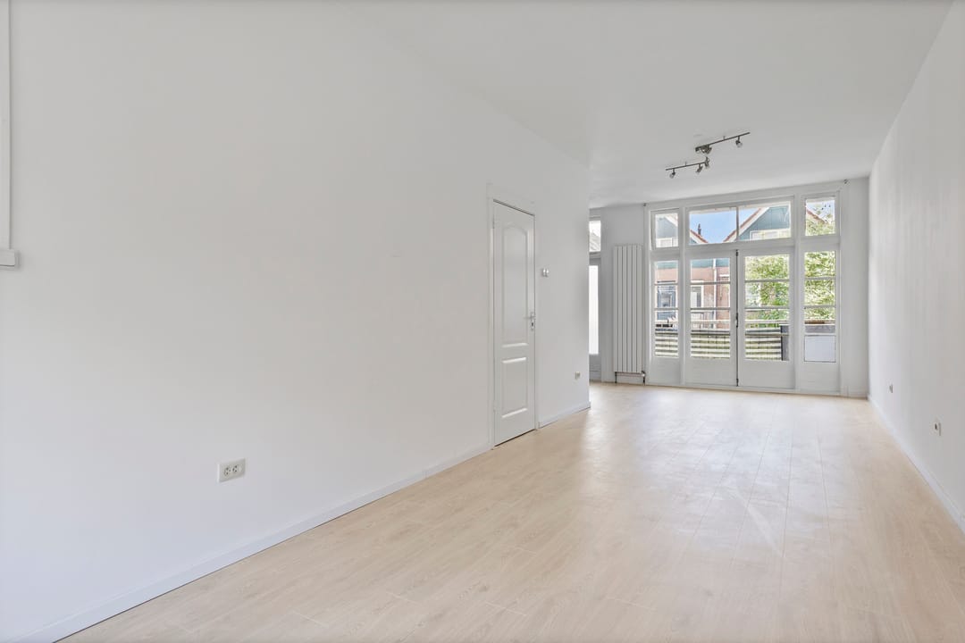 Photo 2 of Diepenbrockstraat 13