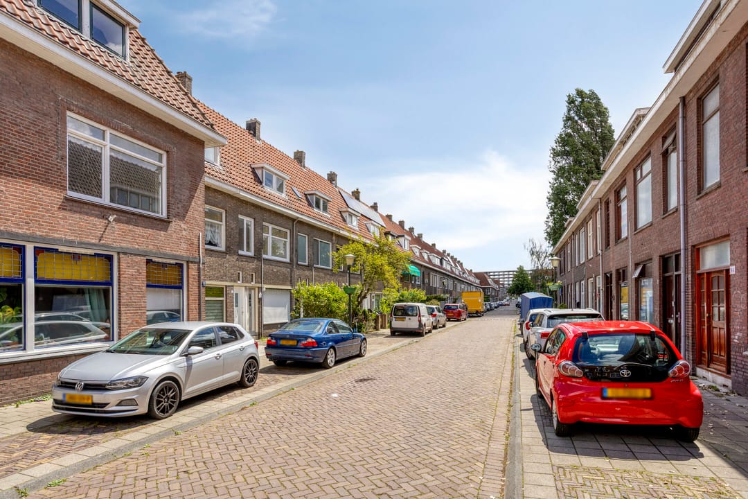 Photo 28 of Diepenbrockstraat 13
