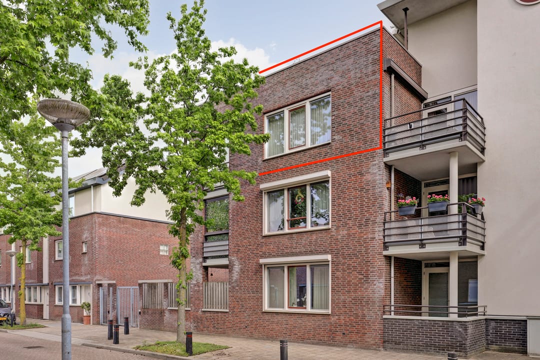 Photo 2 of Vijverhofstraat 26