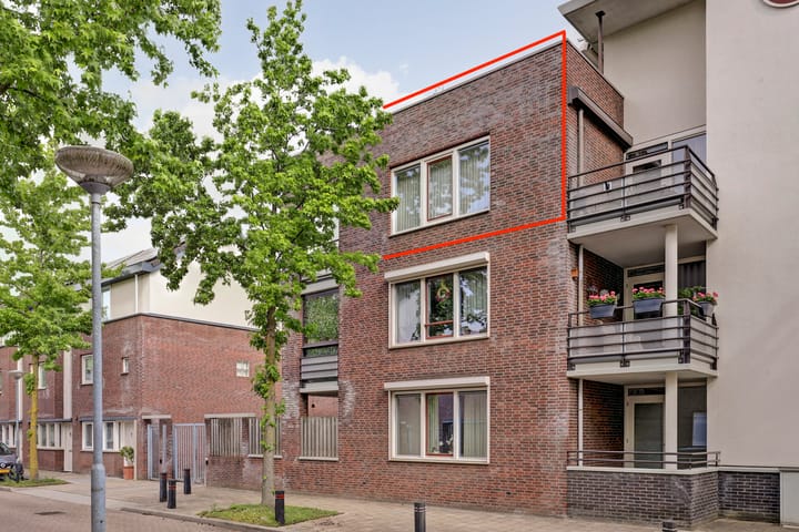 Photo 2 of Vijverhofstraat 26