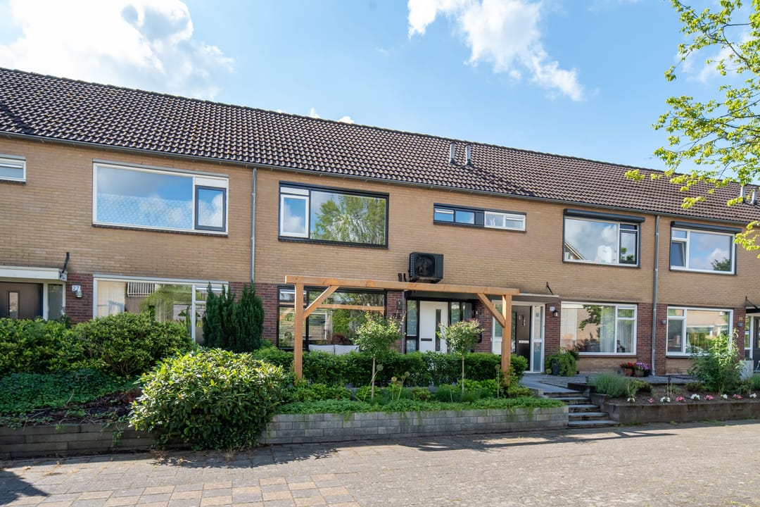Energieeffizientes Reihenhaus mit vier Schlafzimmern in familienfreundlicher Nachbarschaft