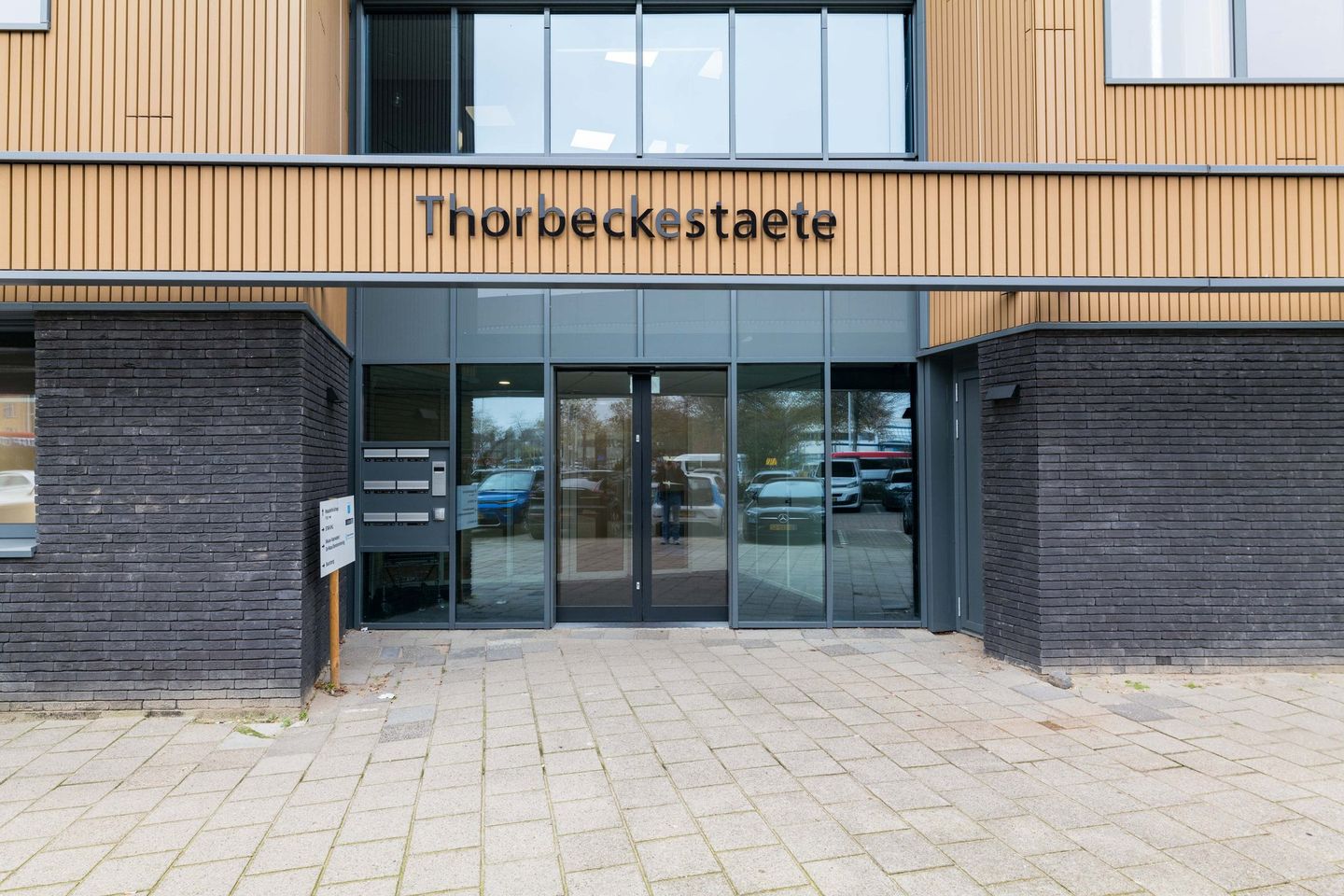 View photo 2 of Thorbeckelaan 82-C