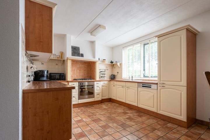 Tussenwoning te koop: Kraaienveld 63, Emmen
