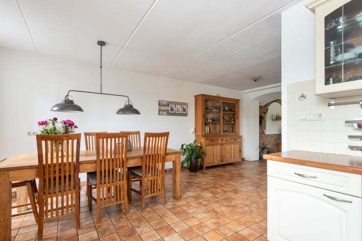 Tussenwoning te koop: Kraaienveld 63, Emmen