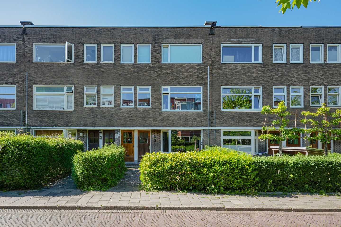 Photo 1 of Van Swinderenstraat 34