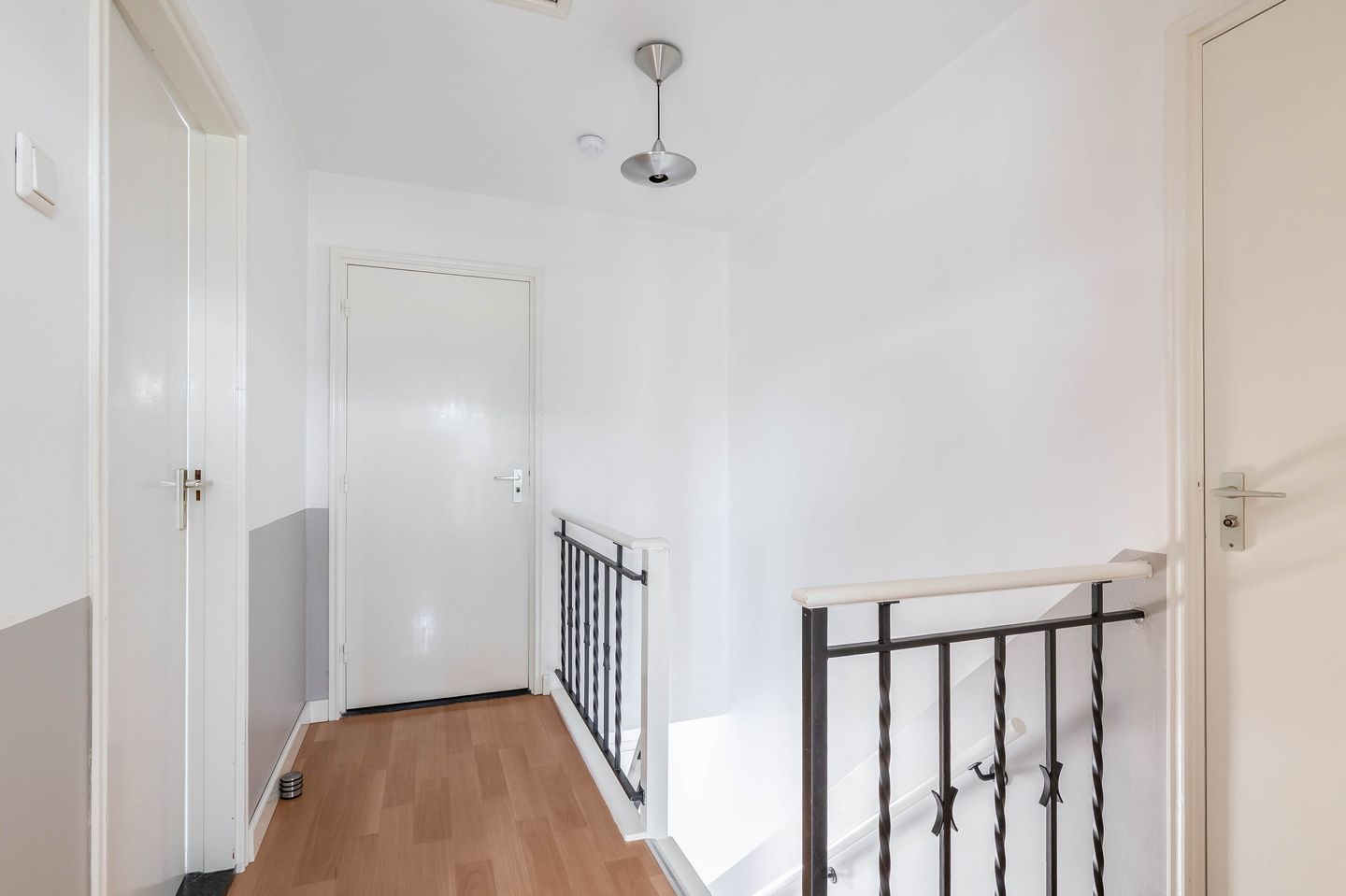 Spacious Terraced House with Extension and Double Garage in Blerick — 20