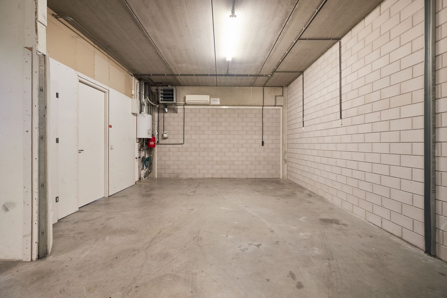 View photo 3 of Proostwetering 20-J