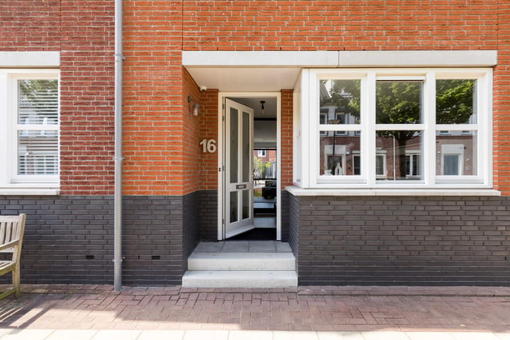 Tussenwoning te koop: Furie 16, Maassluis