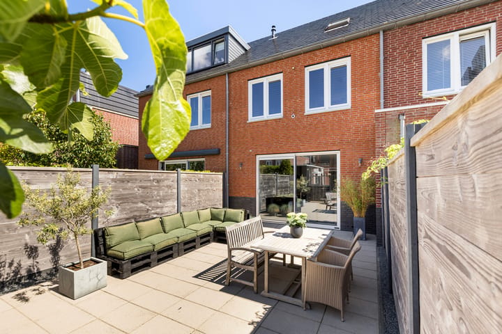 Tussenwoning te koop: Furie 16, Maassluis