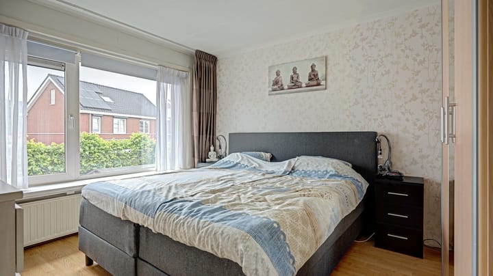 Tussenwoning te koop: Hazelaarstraat 12, Almelo