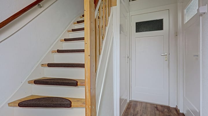 Tussenwoning te koop: Hazelaarstraat 12, Almelo