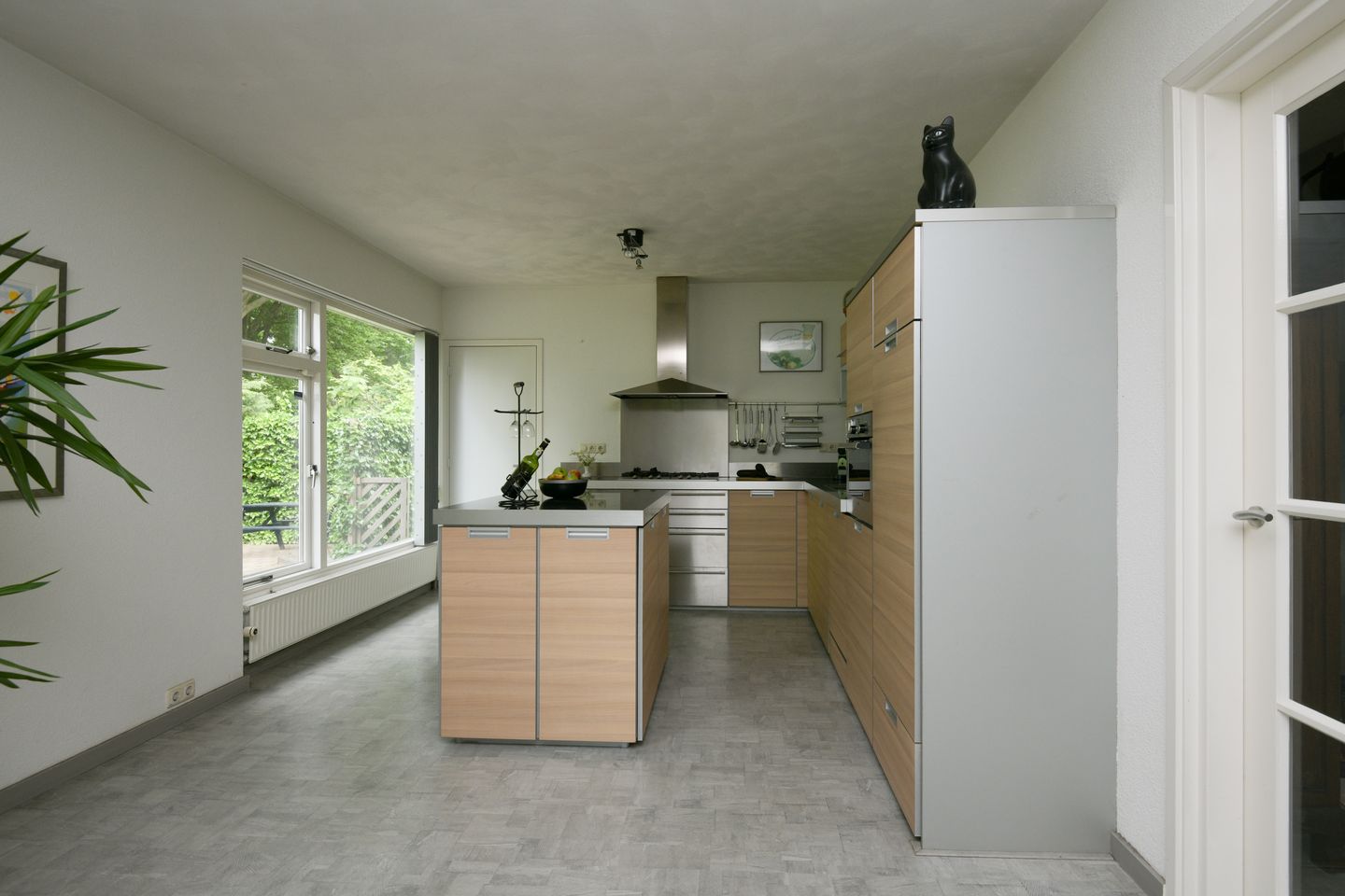 Photo 10 of Molitorstraat 3