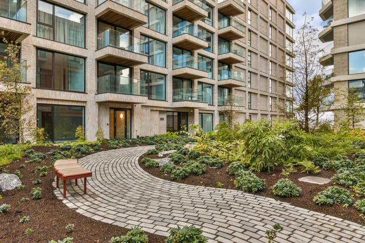 Appartement te koop: Grasweg 402, Amsterdam