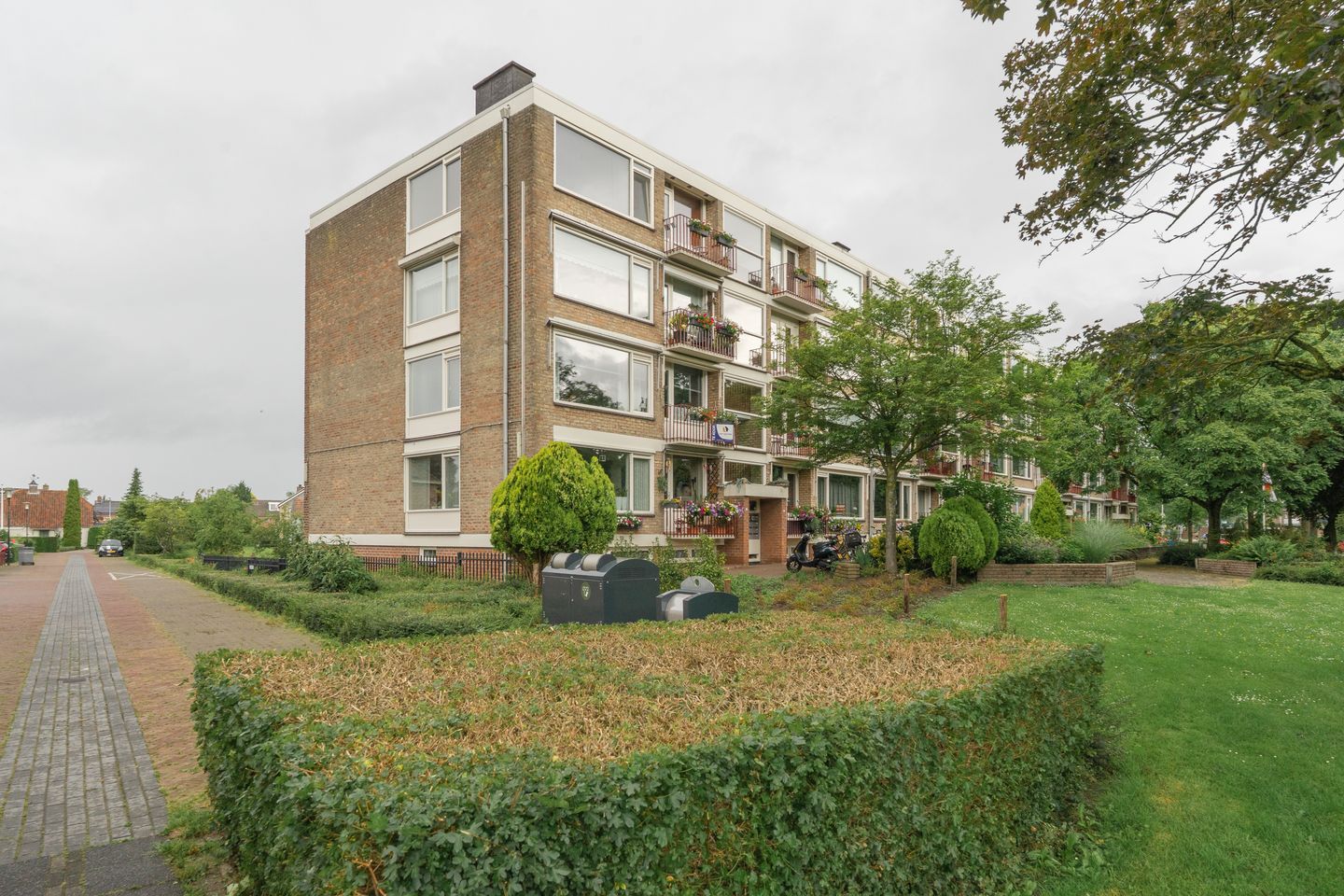 Photo 25 of Stadswal 24-B