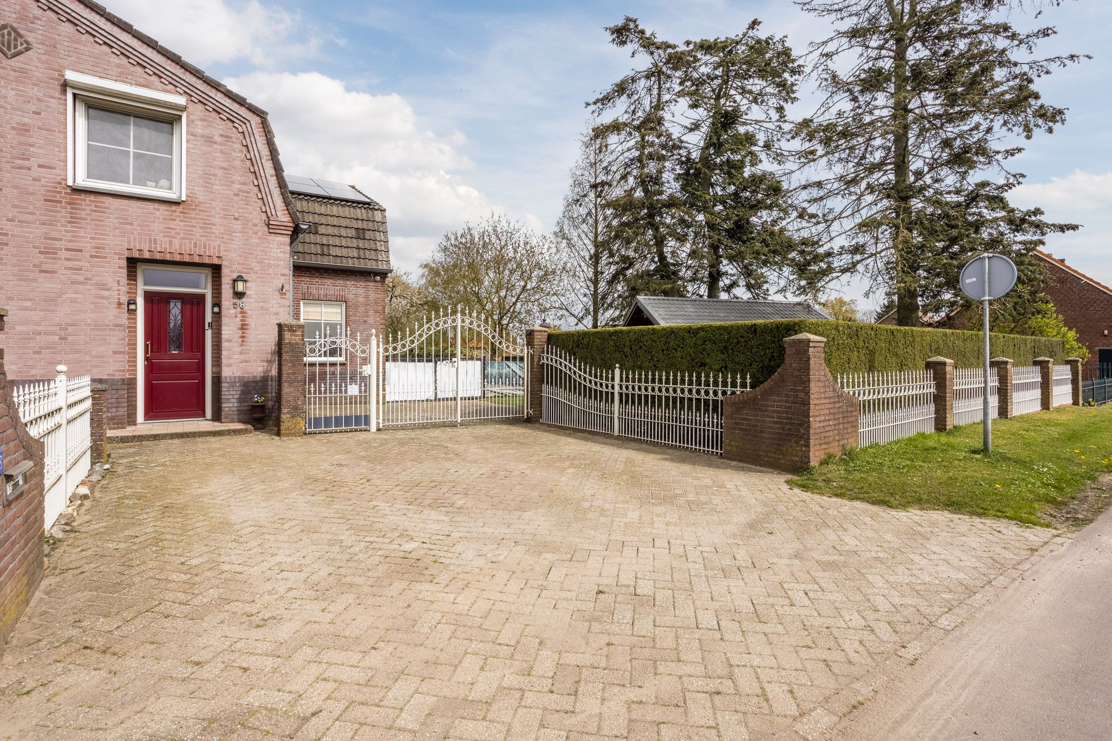 Photo 6 of Groeningsestraat 58