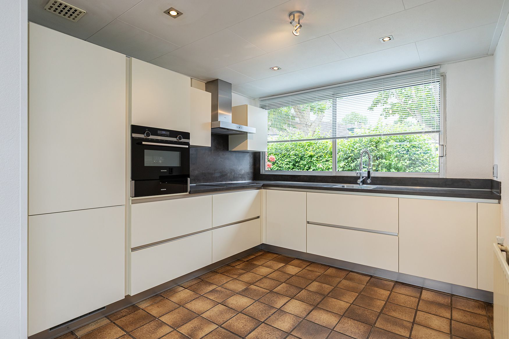 Photo 12 of Wiardi Beckmanstraat 19