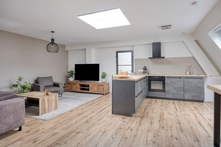 Photo 3 of Noordeinde 127-B