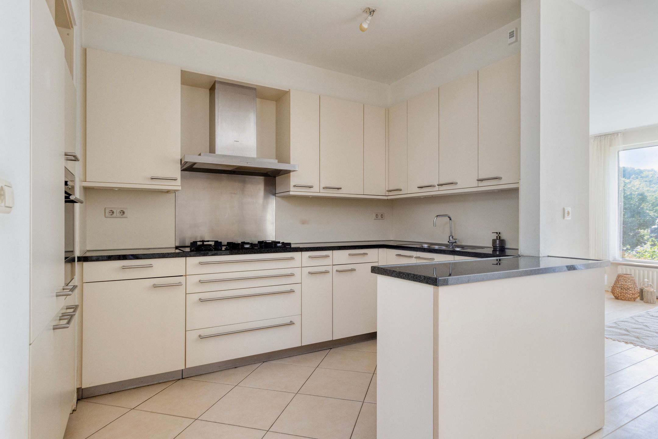 Photo 6 of van Middelhovenstraat 75