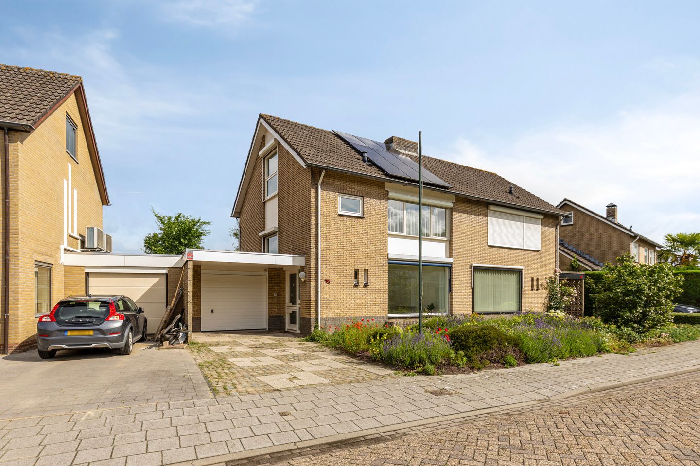 Photo 1 of van Middelhovenstraat 75