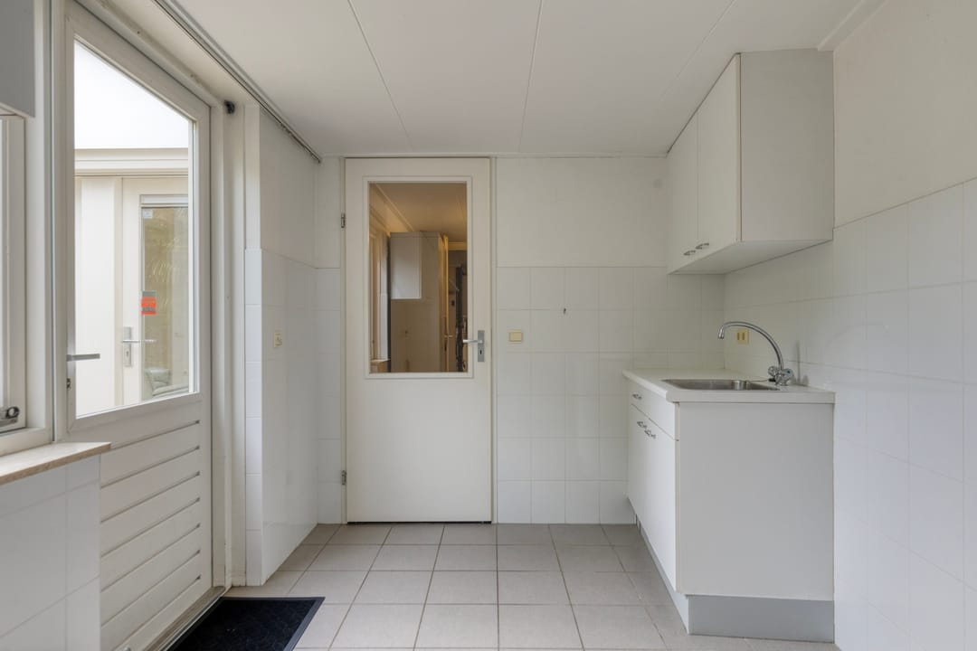 Photo 22 of van Middelhovenstraat 75
