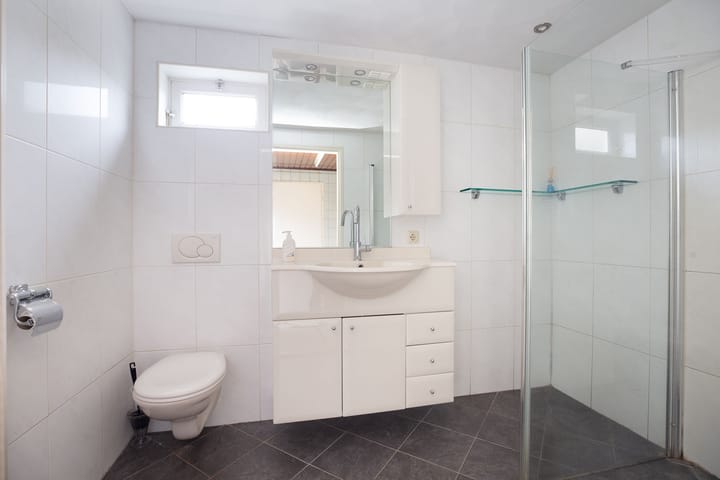 Tussenwoning te koop: Van Heutszstraat 54, Tilburg