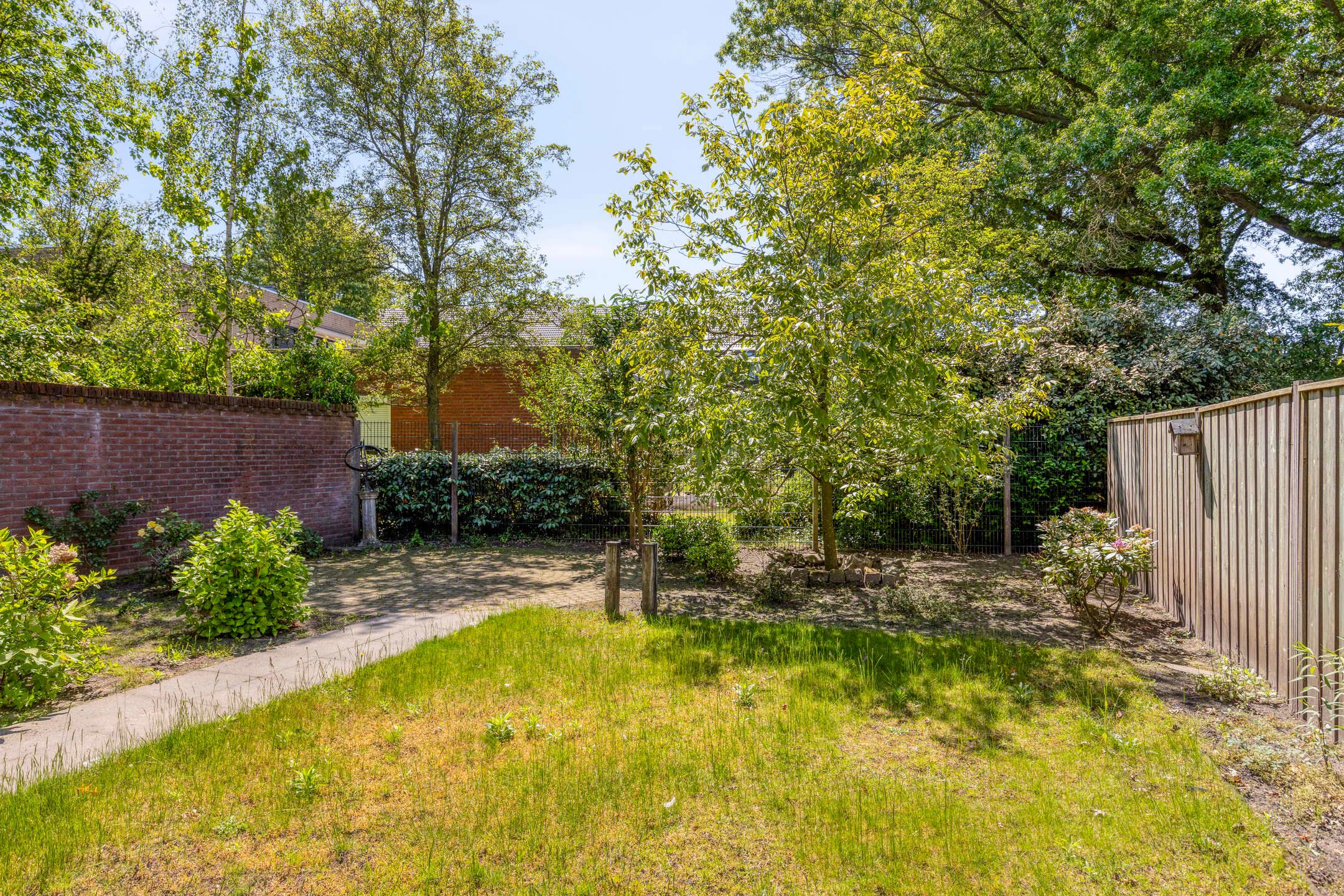 Photo 36 of Pater van den Elsenstraat 61