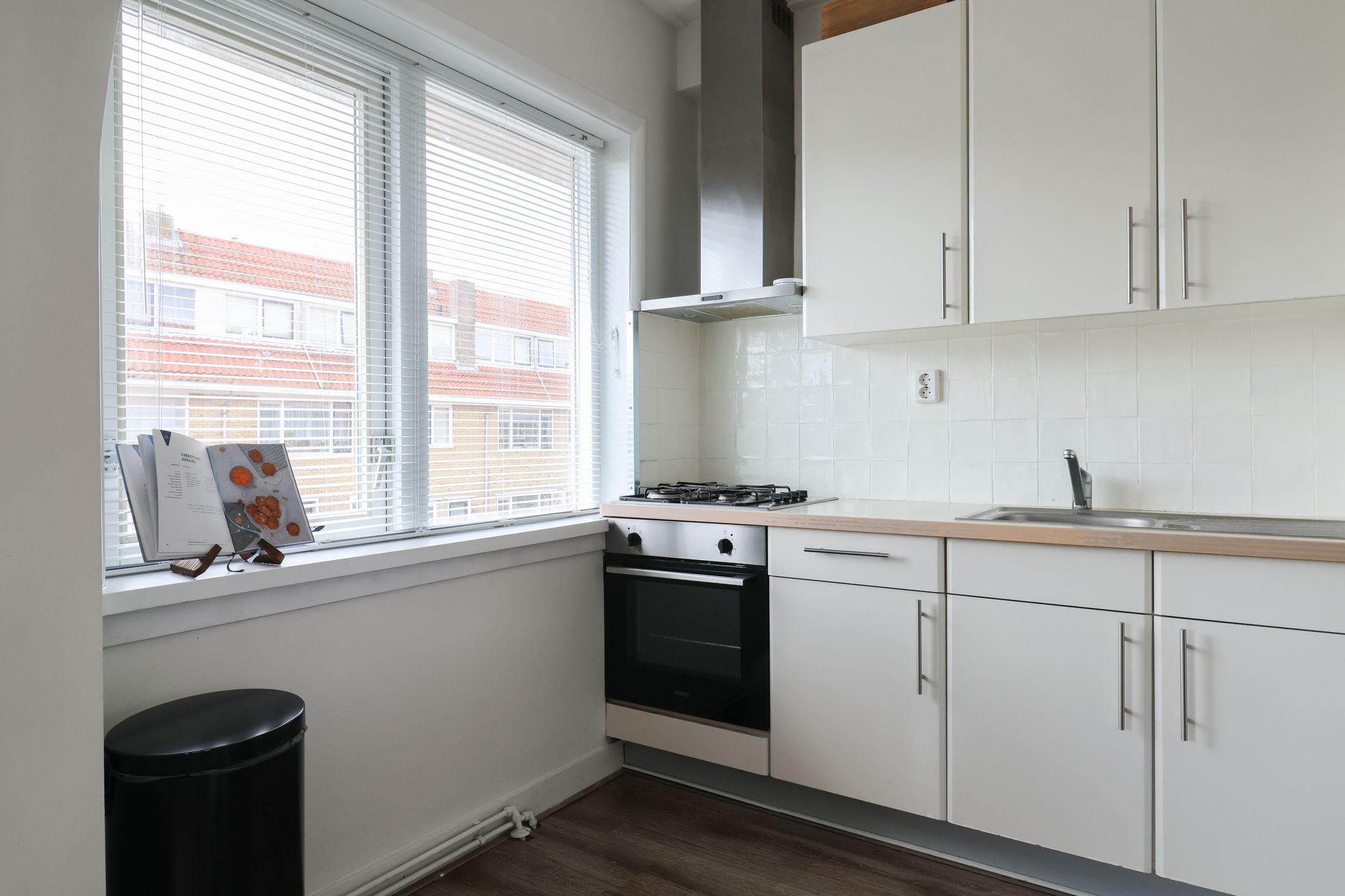 Photo 18 of Frederik Hendrikstraat 27-I