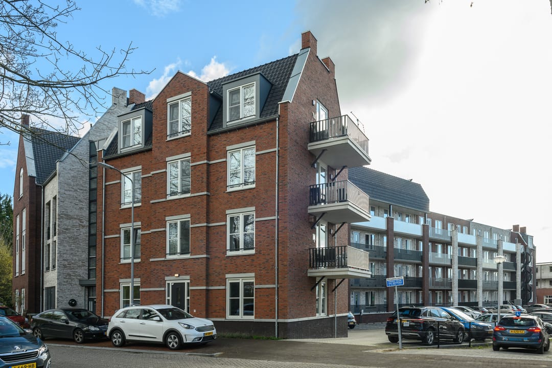 Photo 2 of Marten van Rossemsingel 3-A302