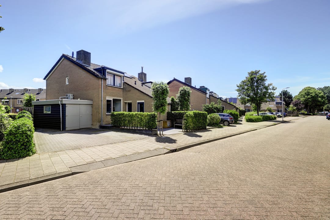 Photo 11 of Plevierstraat 1