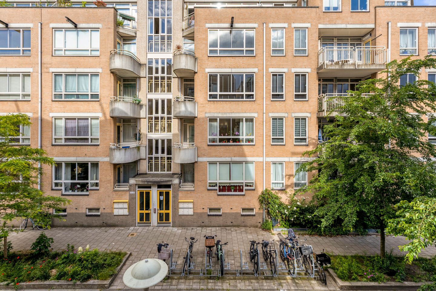Photo 4 of Avercampstraat 10