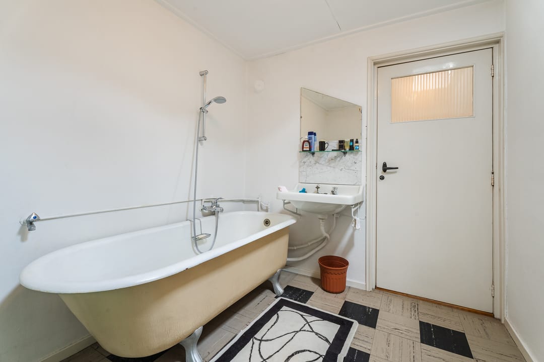 Photo 11 of Beatrixstraat 3