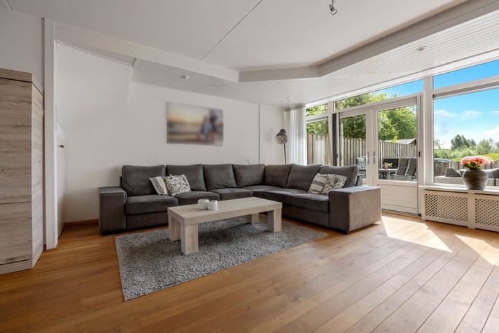Tussenwoning te koop: Doornenburg 52, Barneveld