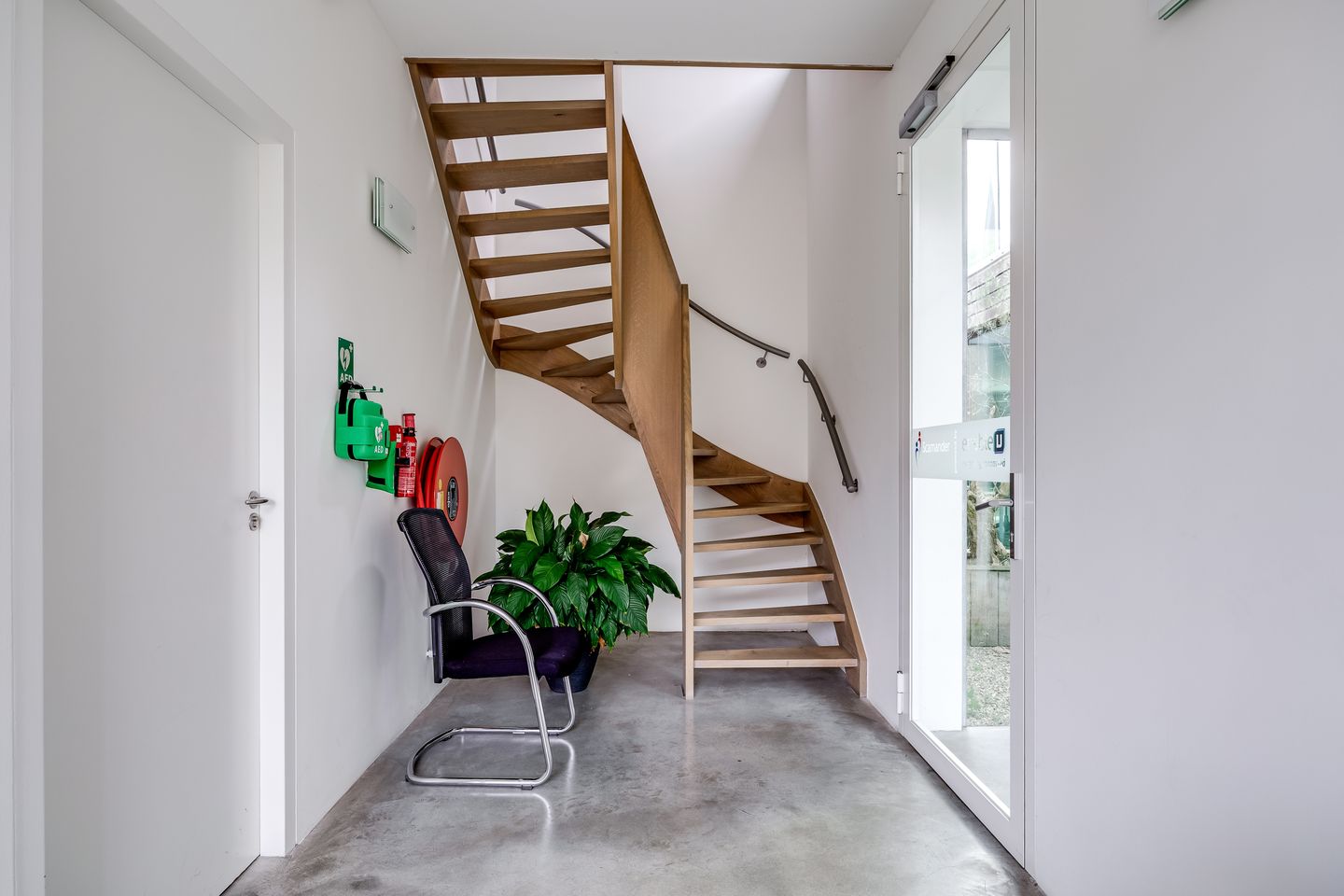 Bekijk foto 3 van Bernhardstraat 1