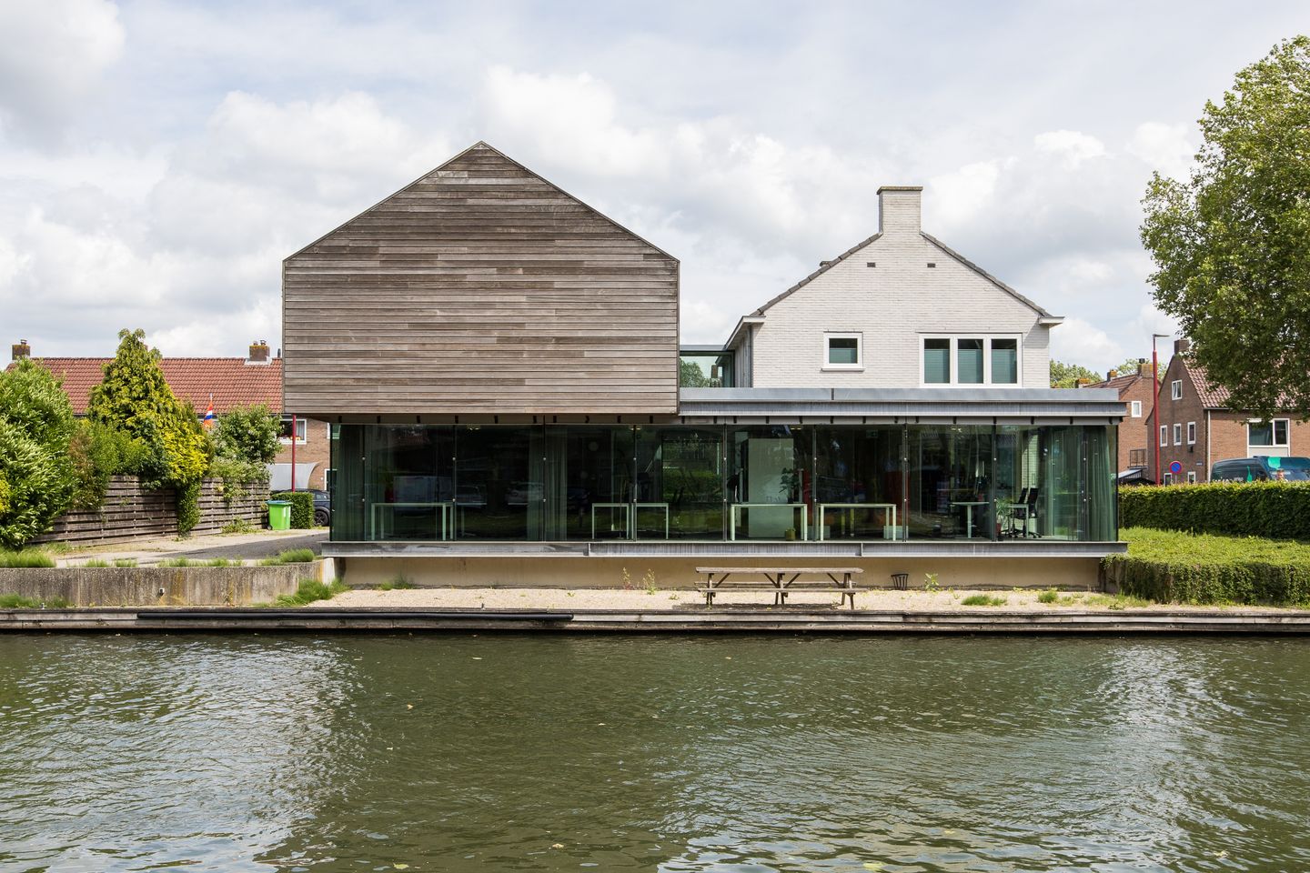Bekijk foto 1 van Bernhardstraat 1