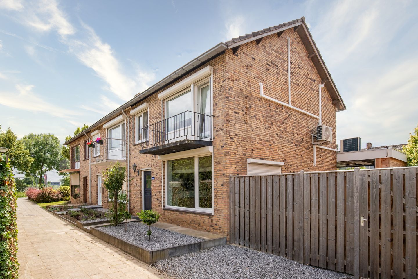 Photo 1 of Van Mereheymstraat 40