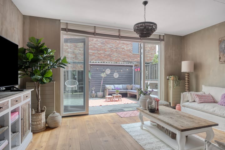 Photo 3 of Maximastraat 1