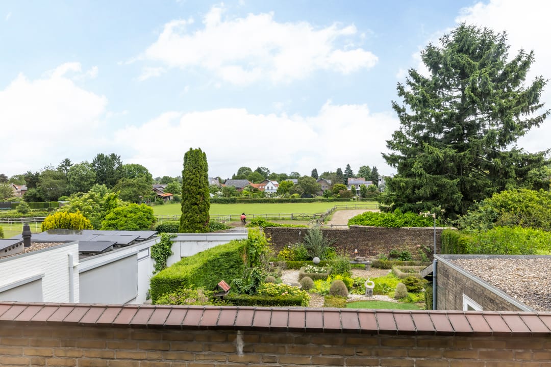 Photo 16 of Montfortstraat 7