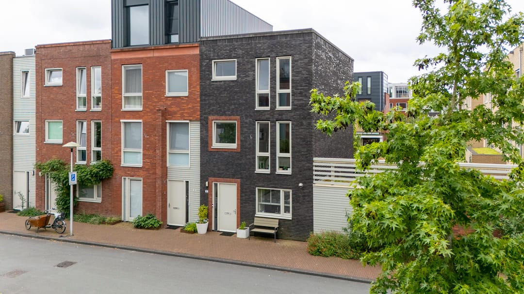 Foto 1 van Flevolanderstraat 2