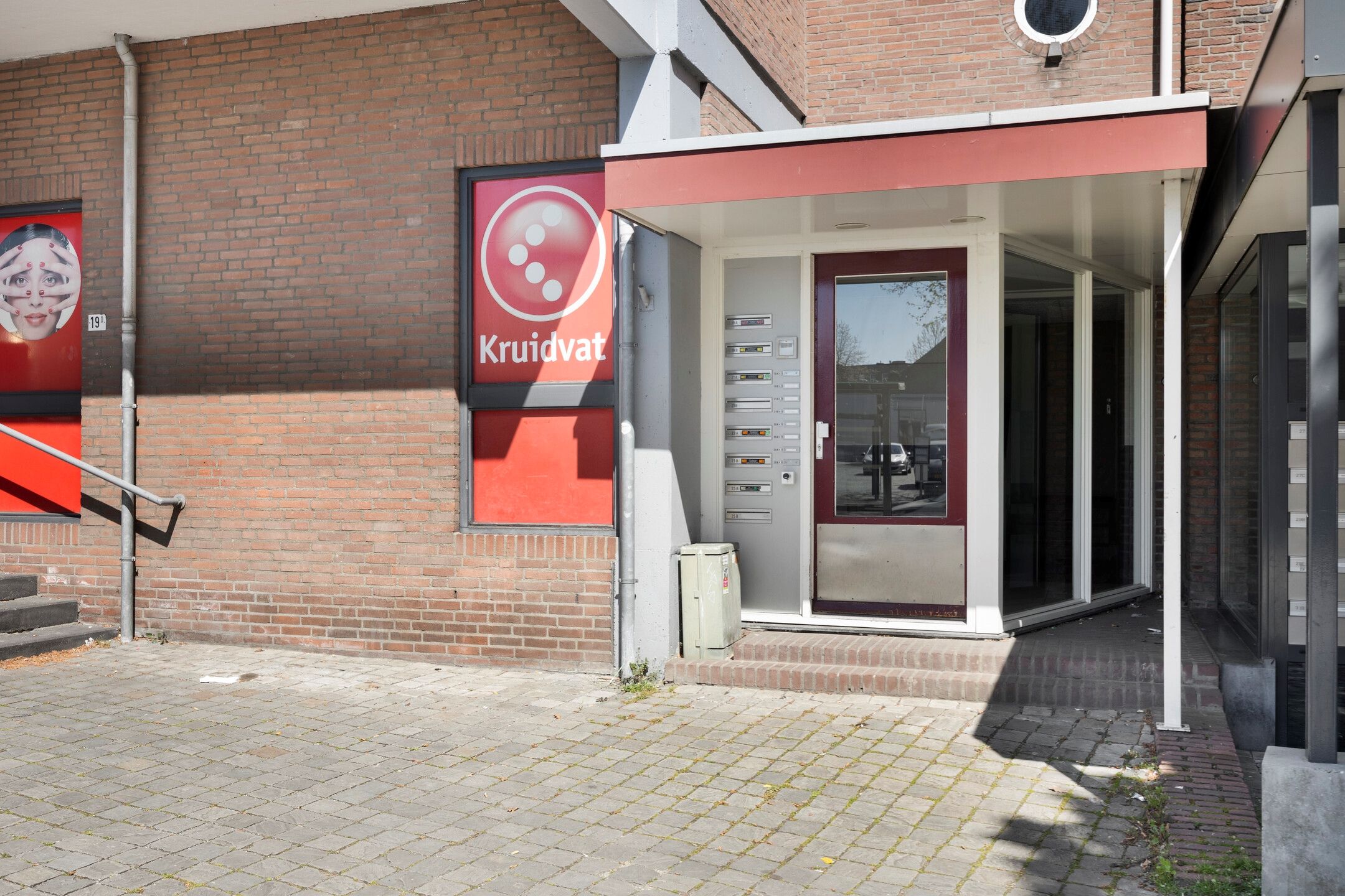 Photo 18 of Veldhofstraat 19-A