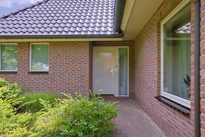 Vrijstaande woning te koop: Dwarsreed 4, De Westereen
