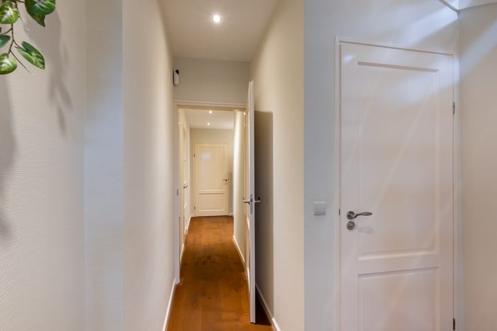 Tussenwoning te koop: Fenacoliuslaan 18, Maassluis