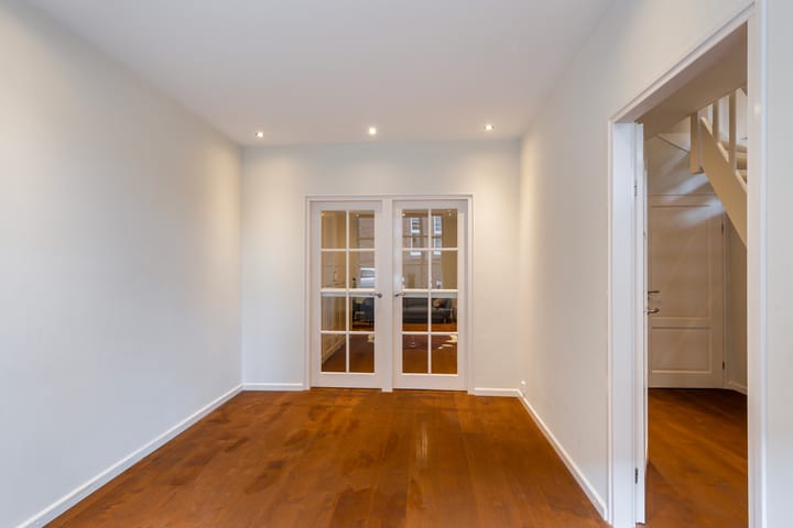 Tussenwoning te koop: Fenacoliuslaan 18, Maassluis