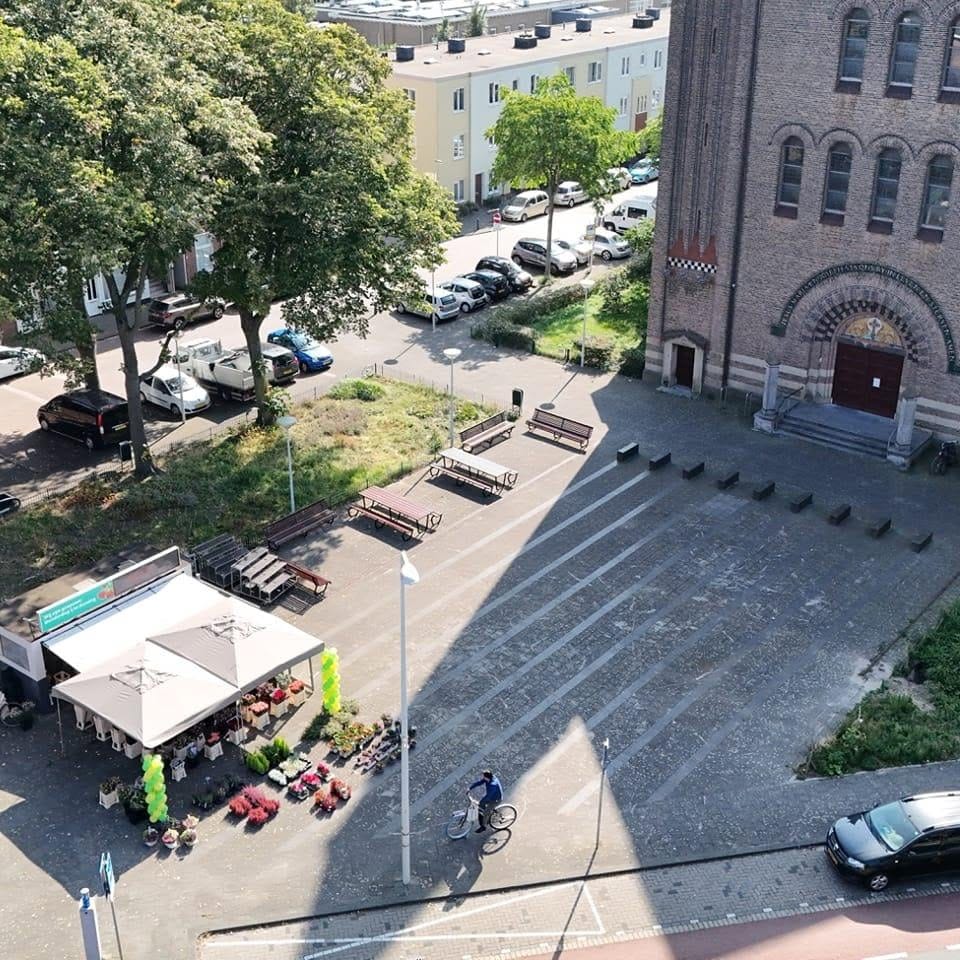 Bekijk foto 2 van Kamperfoelieplein 10-D