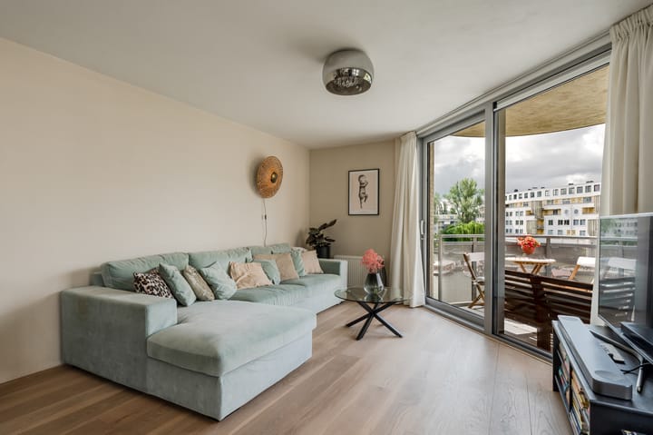 Appartement te koop: Borneolaan 268, Amsterdam