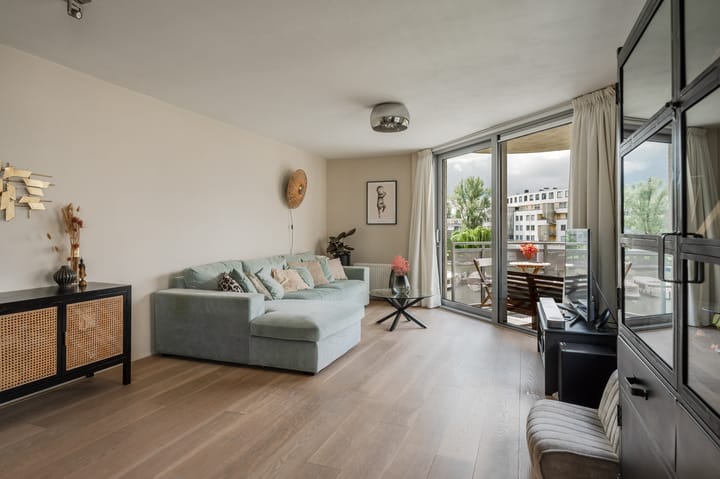 Appartement te koop: Borneolaan 268, Amsterdam